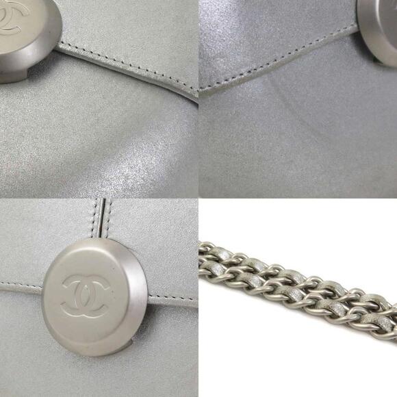 CHANEL Silver Lambskin Leather Shoulder Bag - Picture 4 of 5